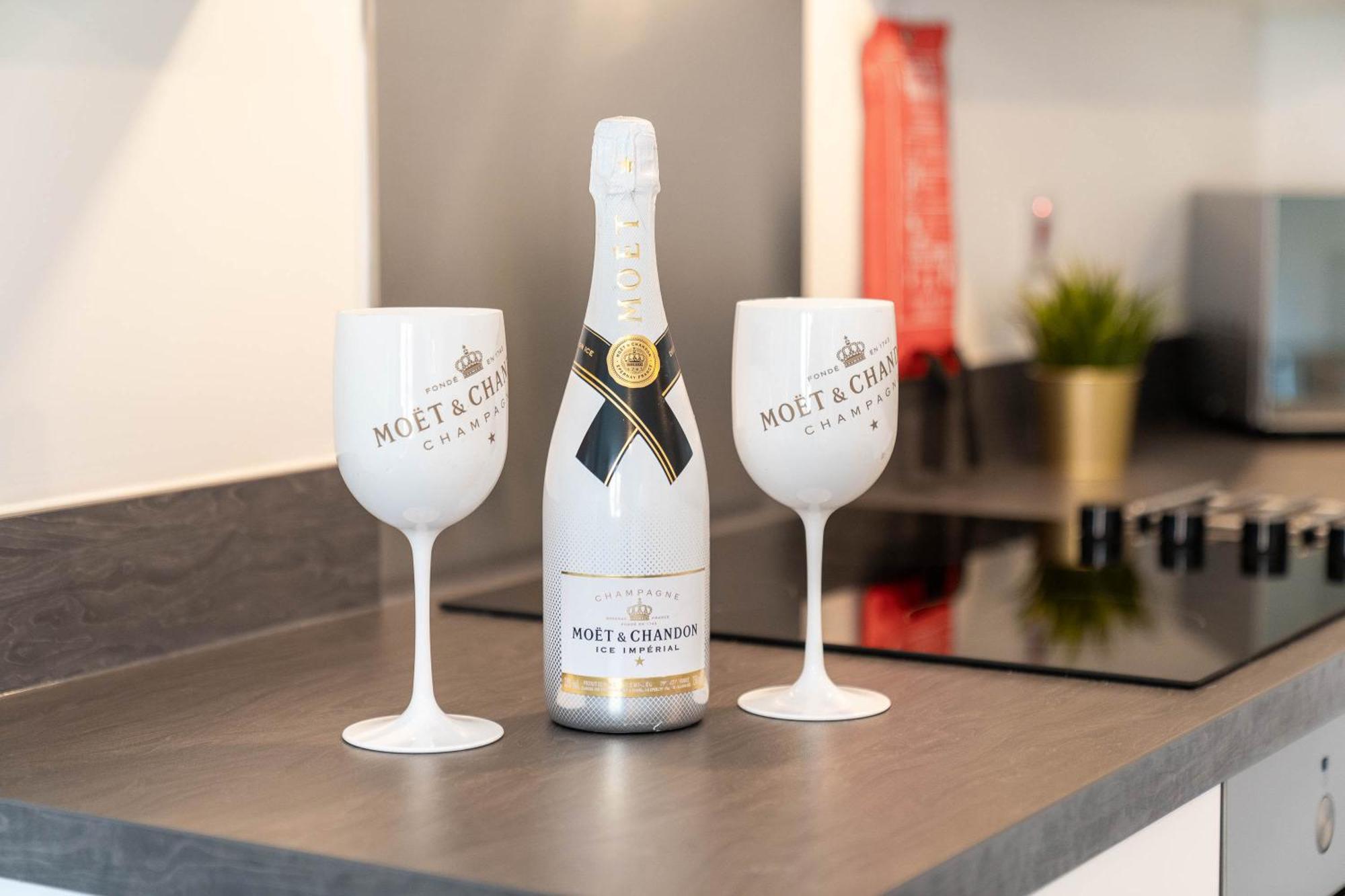 Luxury Apartment - Twin Beds - Selly Oak - Off-Street Parking - Free Netflix & Wifi - Top Rated 9Cc Birmingham Exteriör bild